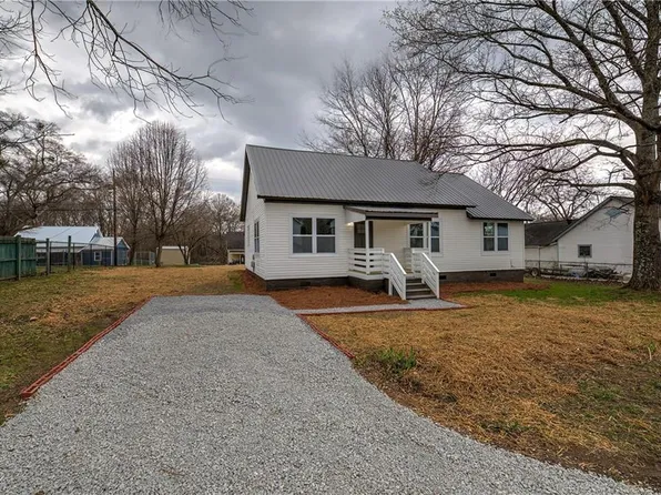 9 Magnolia St, Aragon, GA 30104