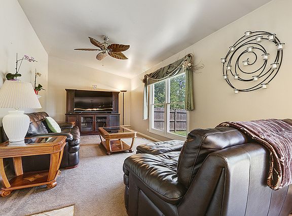 5th image of 4813 Goodhue Ln