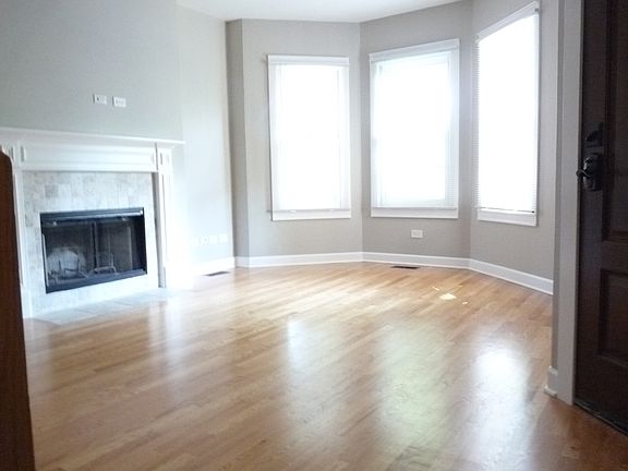 3rd image of 2742 N Bosworth Ave #1