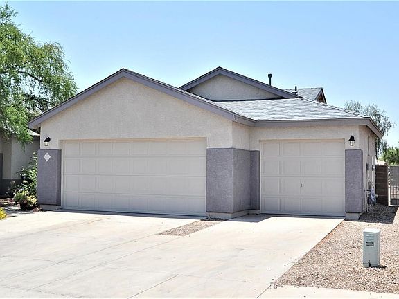 3rd image of 8239 N Pink Pearl Way