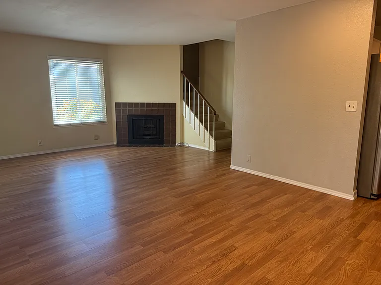 1635 Kentfield Ave — Photo 5