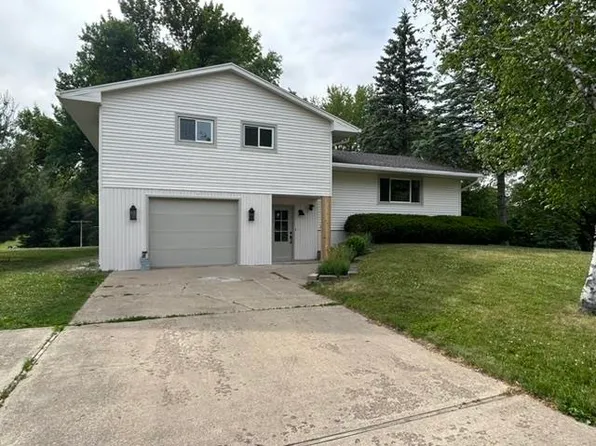 2355 Blue Grass Ln, Fitchburg, WI 53711