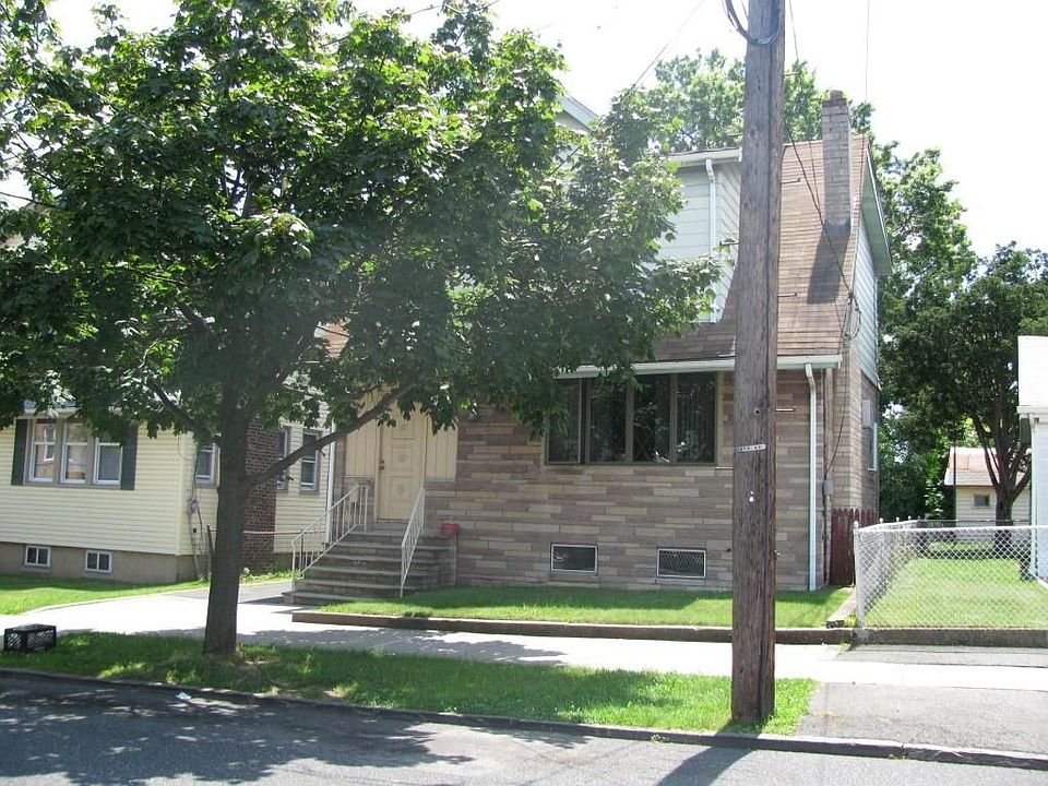 1st image of 16 Royalton Pl