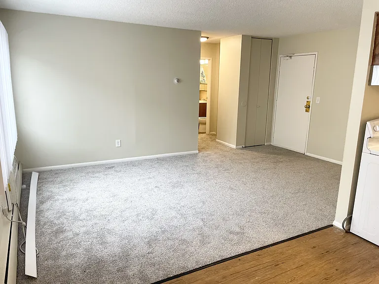 Sullivan Lake Apartments — Photo 13