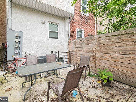 4th image of 2227 N Park Ave #D