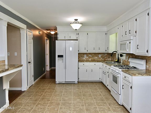 3rd image of 1811 John Small Avenue