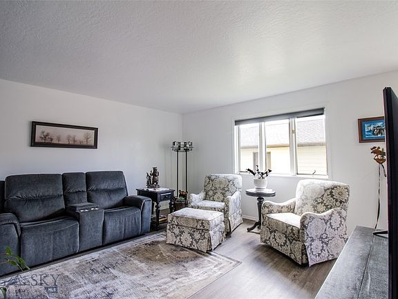 5th image of 3002 Meadowlark Ln