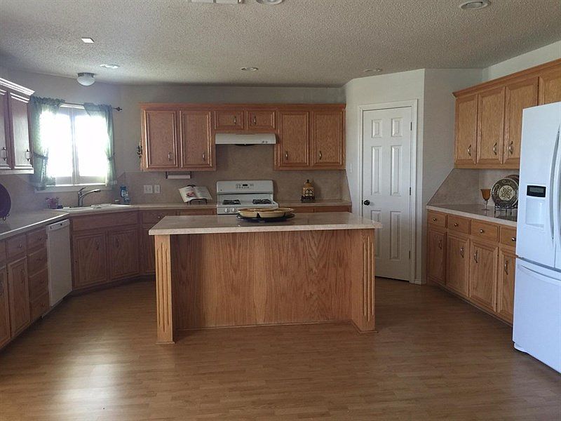 2nd image of 7532 84th St