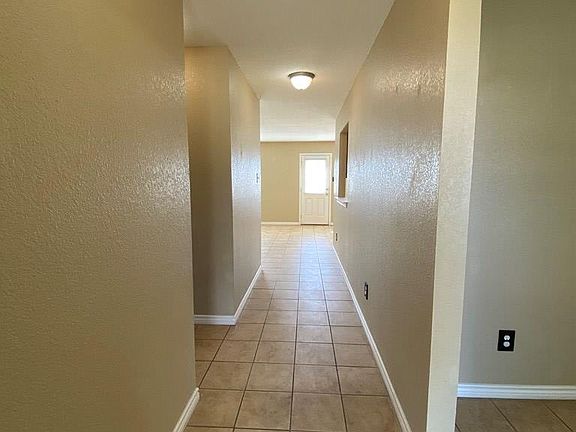 4th image of 5211 Blue Haven Dr