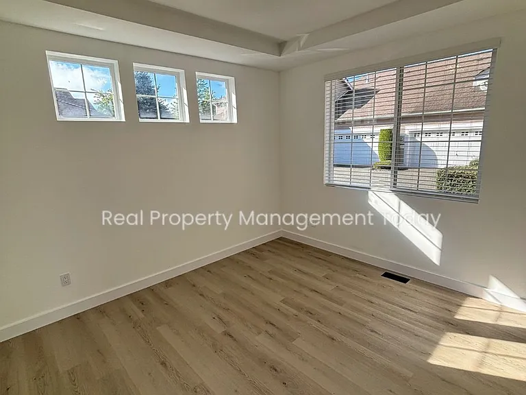 105 Lane Blvd NW — Photo 11