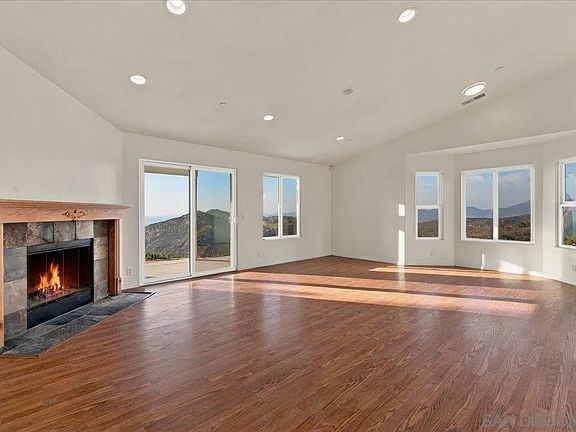 5th image of 800 Alta Ln