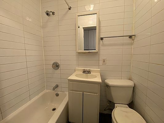 4th image of 109 Madison St APT 8