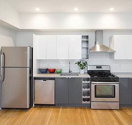 2nd image of 297 16th St #1