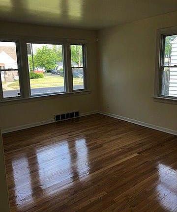 4th image of 535 Gordon Ave
