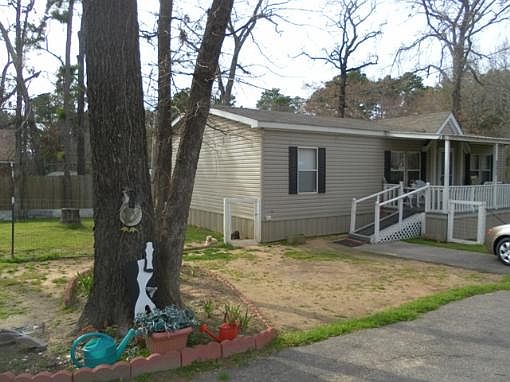 2nd image of 10195 Paradise Cir