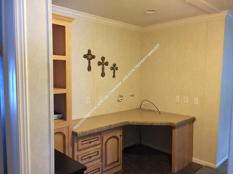 1618 Bowie St — Photo 3