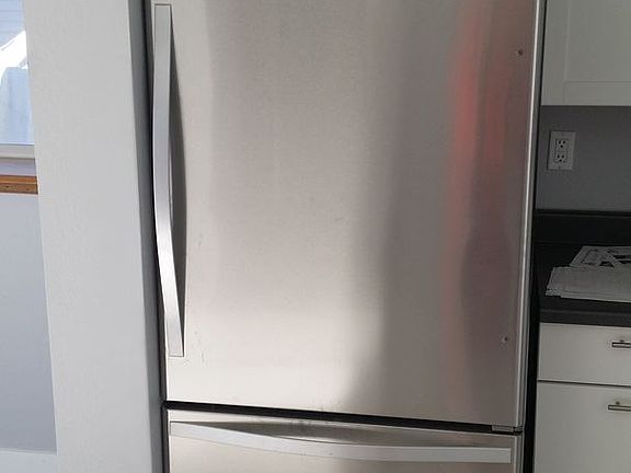 4th image of 106 E Madison Ave