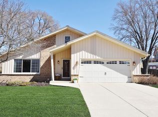 1652 Walters Dr, Grafton, WI 53024