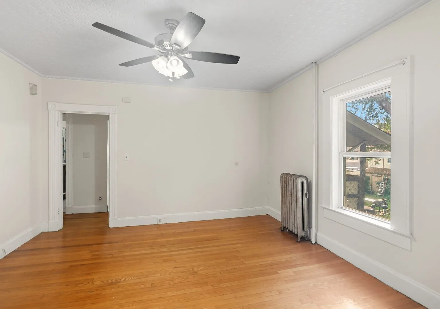 59 Waverly St — Photo 3
