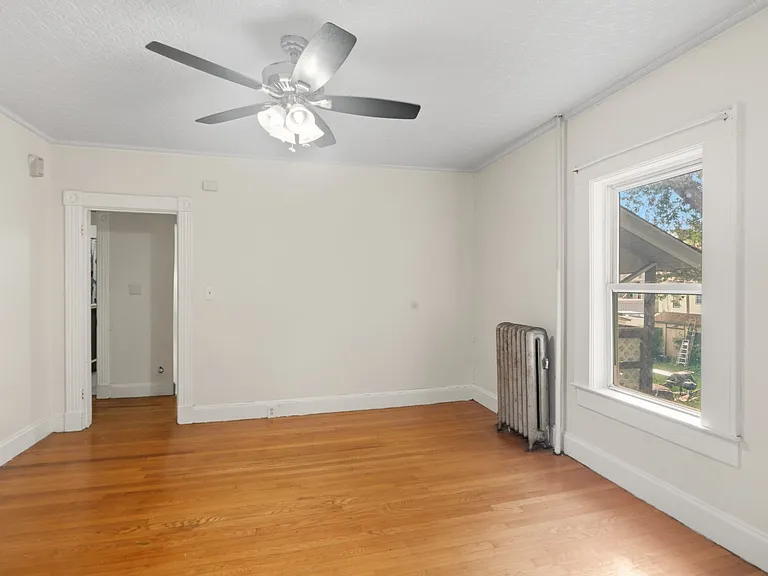 59 Waverly St — Photo 3