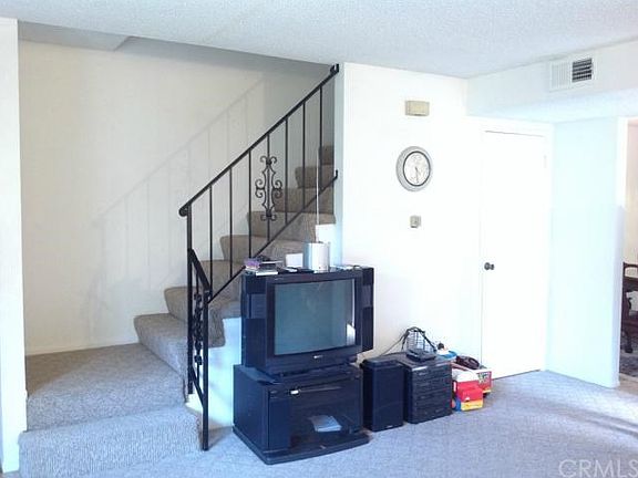 2nd image of 4829 Agnes Ave Unit E