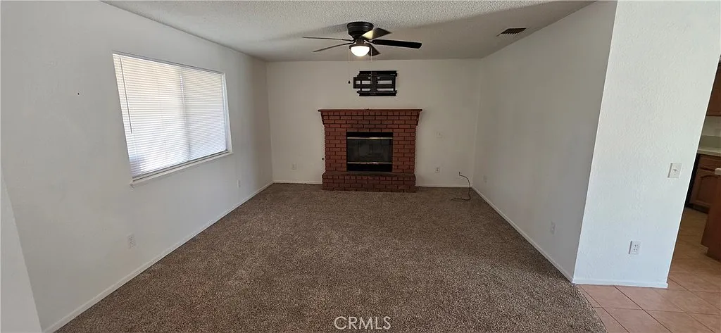 3 bed, 1222 sqft, $2,395 — Photo 2