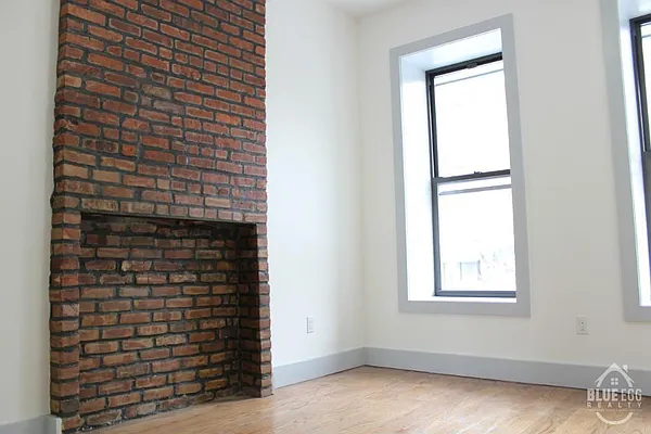 Rented by Blue Egg Realty Corp | media 40