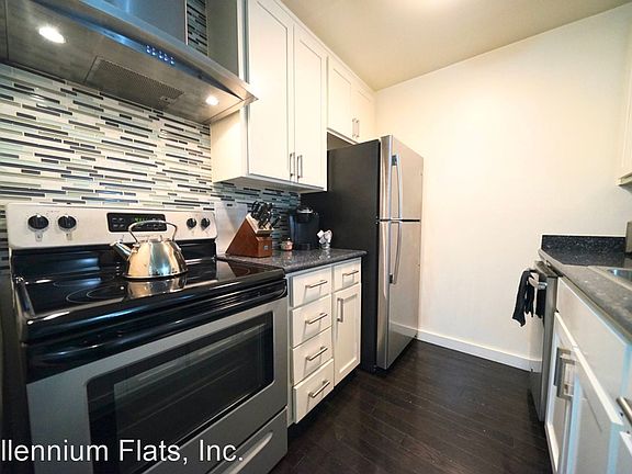3rd image of 1654 Union Ave #10215150