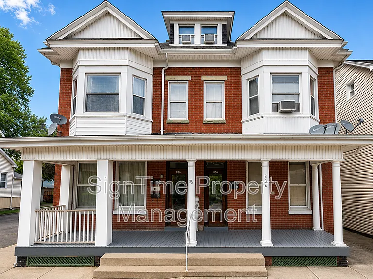 836 W Washington St — Photo 1