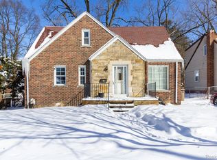 1050 Oxford Rd, Pontiac, MI 48341