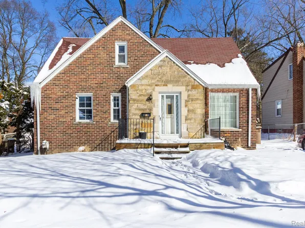 1050 Oxford Rd, Pontiac, MI 48341