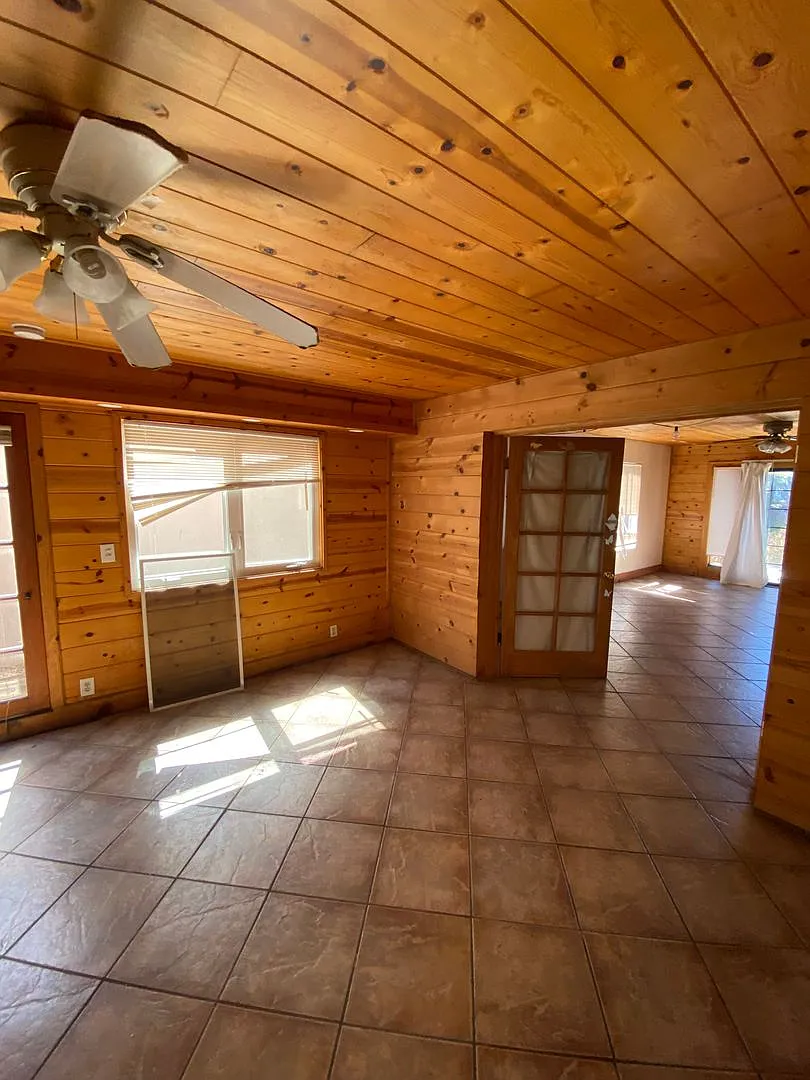 6583 Del Playa — Photo 4