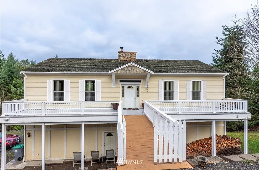 3 bed, 2184 sqft, $2,700 — Photo 1