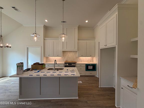 5th image of 344 Brookfield Cir
