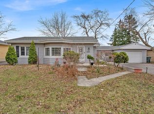 2494 Lloyd George Blvd, Windsor, ON N8T 2T4