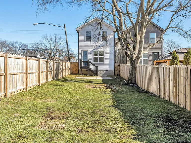 611B James Ave — Photo 38