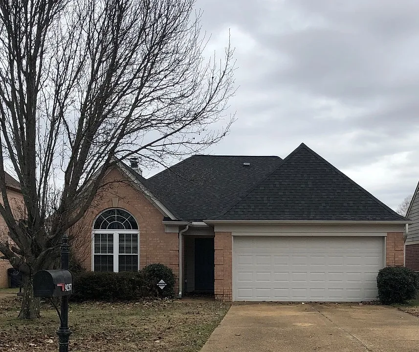 9237 Lakeshore Dr