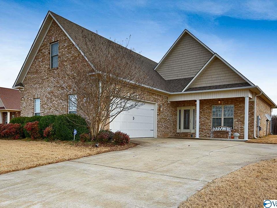 1st image of 125 Meadowridge Dr