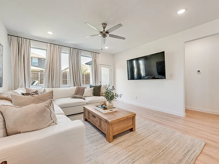 5011 Emerald Hill Dr — Photo 9