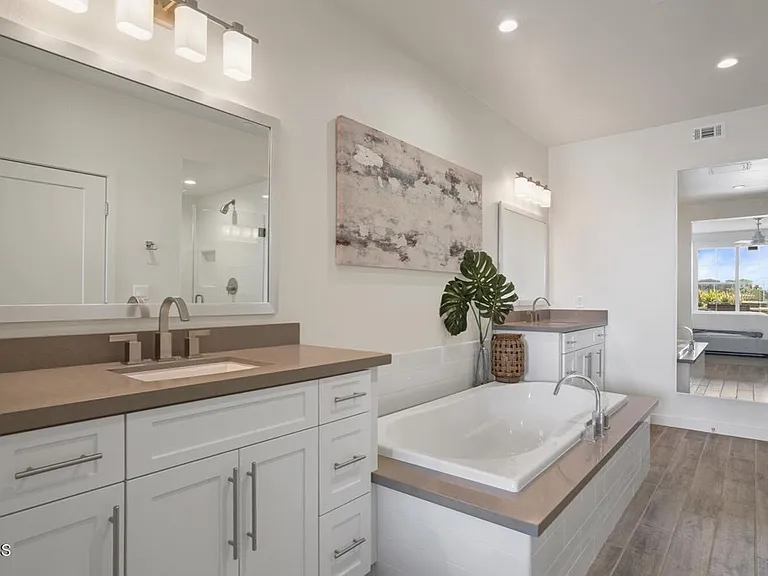 Tradewinds Dr — Photo 20