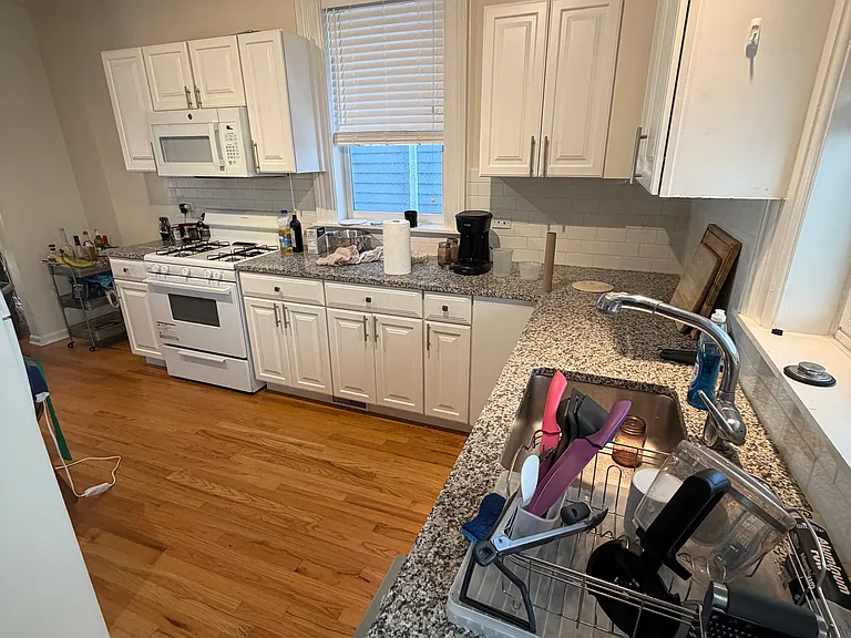 1710 N Fern Ct #1 — Photo 3