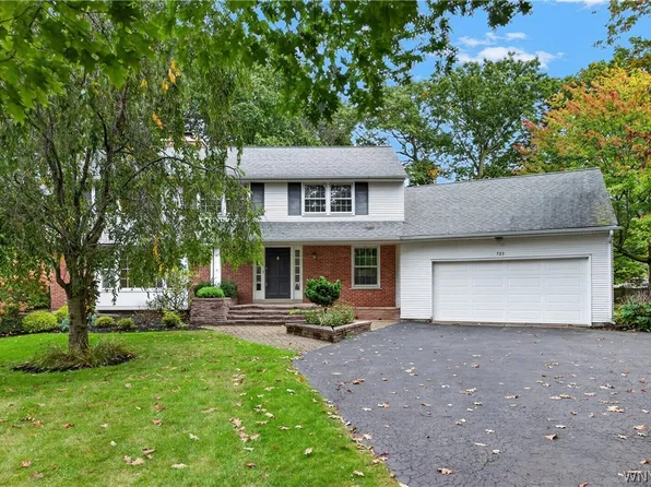 723 Mountain View Dr, Lewiston, NY 14092