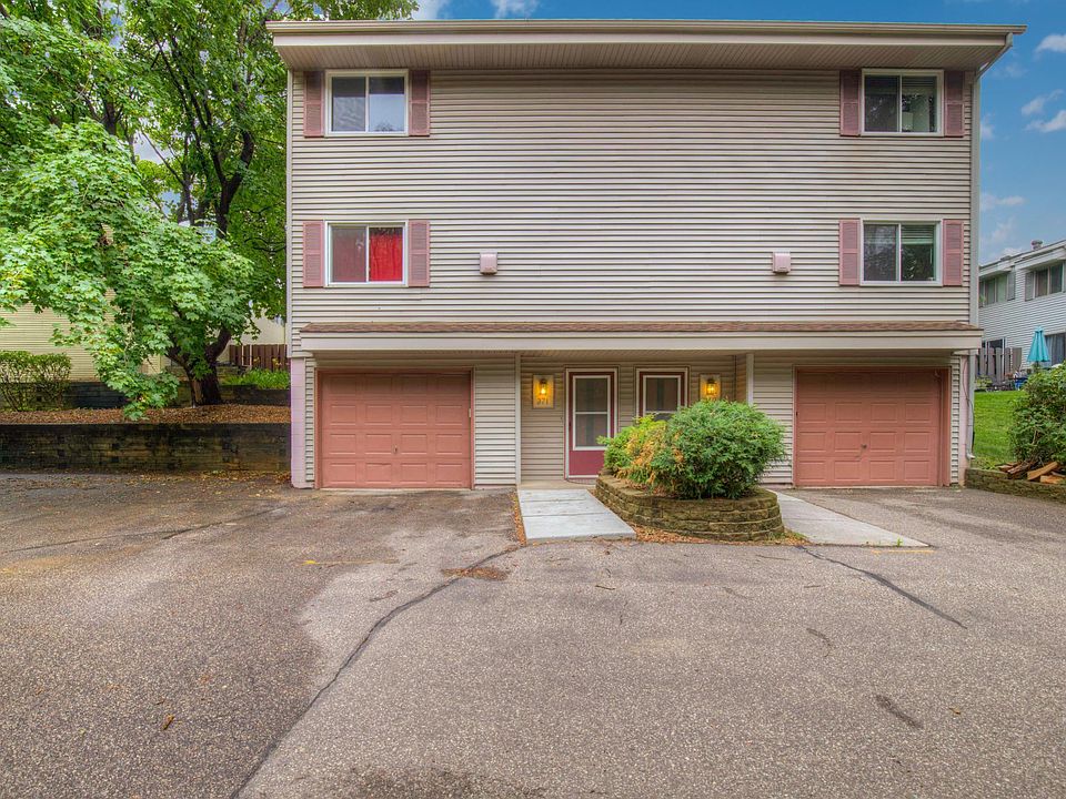 1st image of 371 Dorland Ln S