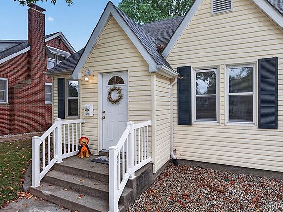 4th image of 1615 Maple St