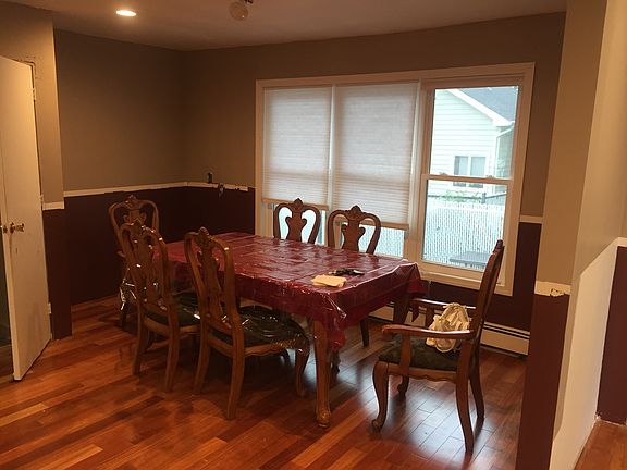 2nd image of 410 Crystal Ave