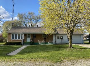 306 E Wayne St, Le Roy, IL 61752