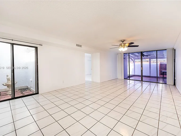 1220 SW 131st Place Cir W #1220 — Photo 6