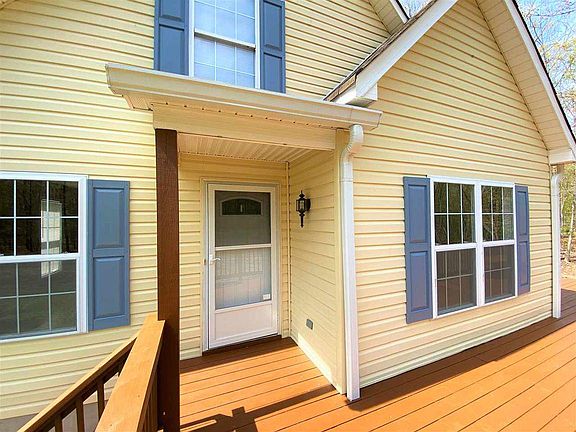 2nd image of 215 Fox Ln