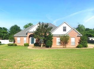 445 Valley Vista Dr, Tupelo, MS 38801