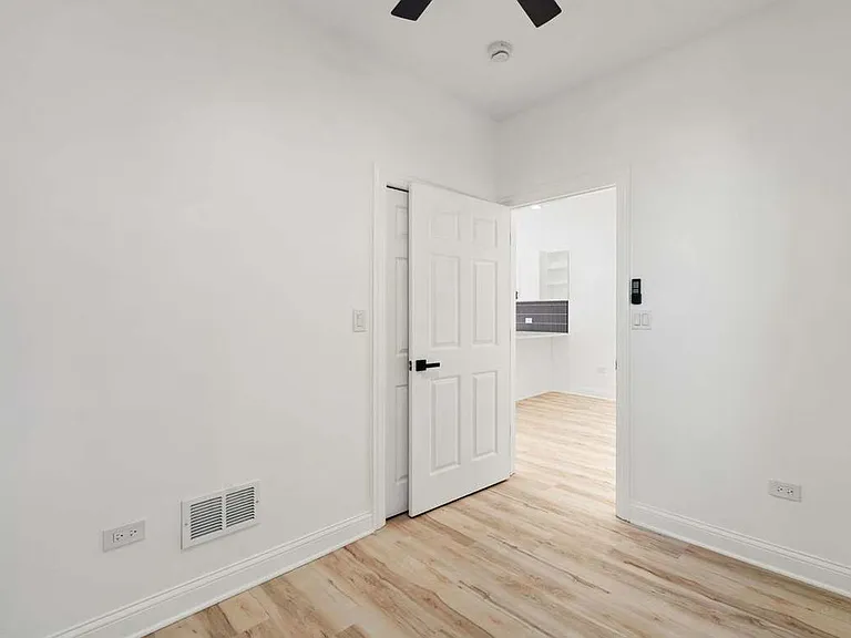 7337 S Green St #2 — Photo 8